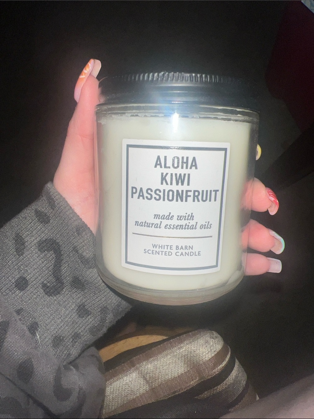 Bath & Body Works White Barn Aloha Kiwi Passionfruit Candle - White